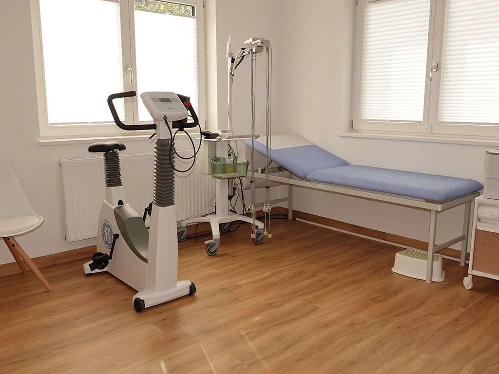 Untersuchungsraum mit Ergometer